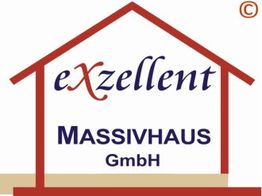 Logo der "exzellent Massivhaus GmbH" mit stilisiertem Hausdach in Rot.