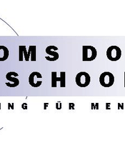 Toms Dogs School Logo
