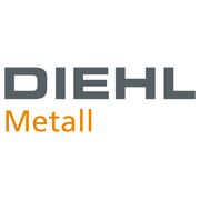 Logo von Diehl Metall mit grauem und orangem Schriftzug auf weißem Hintergrund.
