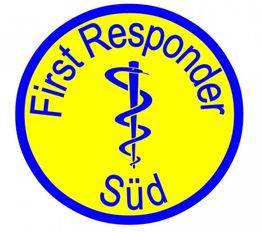 Gelbes rundes Logo mit blauer Aufschrift "First Responder Süd" und einem Äskulapstab in der Mitte.