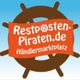Logo von Restposten-Piraten.de, ein Steuerrad mit rotem Banner und Text auf blauem Hintergrund.