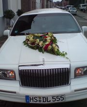 Limousine mit Blumenschmuck