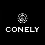 Logo de Conely en blanco sobre fondo negro, con diseño circular decorativo encima del nombre.