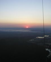 Starten Sie mit uns auf eine außergewöhnliche Reise, z. B. in den Sonnenaufgang.