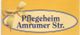 Gelbe Karte mit Schleife und Text: "Pflegeheim Amrumer Str." in blauem Oval.