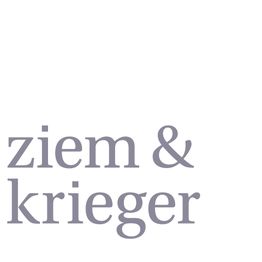 "Grauer Text 'ziem & krieger' auf weißem Hintergrund, klare und einfache Gestaltung."