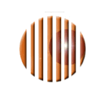 Abstraktes, gestreiftes rundes Logo mit rötlich-braunen und orangefarbenen Elementen.