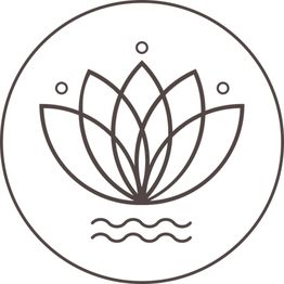 Stilisierte Lotusblume in einem Kreis, mit drei Punkten und drei Wellenlinien darunter.