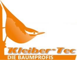 Logo von Kleiber-Tec mit Vogelmotiv und Text: "Die Baumprofis" in Orangetönen.