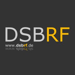 Schwarzer Hintergrund mit grauem "DSB" und gelbem "RF". Unten steht www.dsbrf.de.