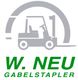 Logo mit grauem Gabelstapler und Text "W. Neu Gabelstapler" in grüner Schrift.