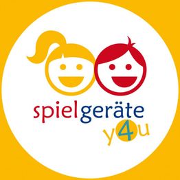 Zwei lachende Gesichter und der Text "spielgeräte y4u" auf gelbem Hintergrund.