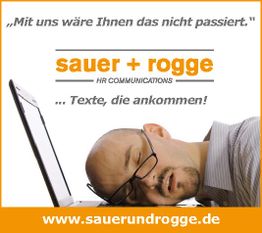 Mann schläft mit Kopf auf Laptop. Text: "Mit uns wäre Ihnen das nicht passiert."