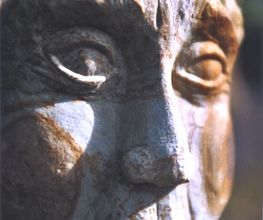 Frau Ohnesorge aus Obernkirchner Sandstein