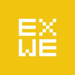 Weißes "EXWE"-Logo auf gelbem Hintergrund.