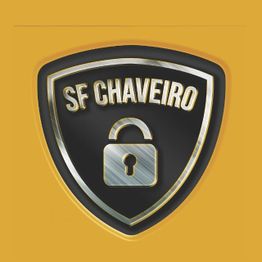Emblema de chaveiro SF com cadeado aberto em fundo amarelo.