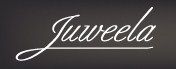 Kursive Schrift „Juweela“, unterstrichen, auf dunkelgrauem Hintergrund.