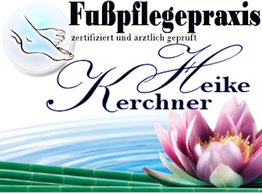 Logo der Fußpflegepraxis Heike Kerchner mit Lotusbüte und Wasser, zertifiziert und geprüft.