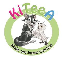 Cartoon-Hund und Eule in einem grünen Kreis mit dem Text "Kinder und Jugend Coaching".