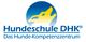Logo der Hundeschule DHK mit gelbem Hundekopf auf blauem Kreis und Slogan "Das Hundekompetenzzentrum".