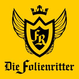 Wappen mit Flügeln und Krone, Schriftzug "Die Folienritter" unten. Gelber Hintergrund.