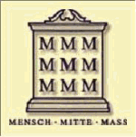 Abbildung eines rechteckigen Symbols mit neun großen "M" und den Worten "Mensch, Mitte, Mass".