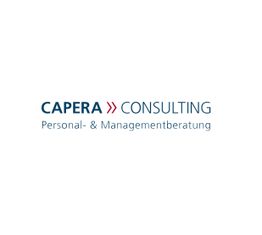 Logo von Capera Consulting: Personal- & Managementberatung in blauem und rotem Text auf weißem Hintergrund.