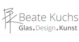 Logo mit Schriftzug: "Beate Kuchs - Glas . Design . Kunst" und Initialen "BK".