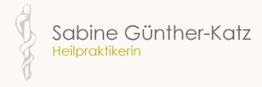 Logo mit Text "Sabine Günther-Katz, Heilpraktikerin", Begleitet von einem Aeskulapstab-Symbol.