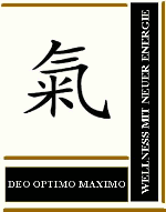 Kalligrafisches Symbol mit Text: "Wellness mit neuer Energie" und "Deo Optimo Maximo".