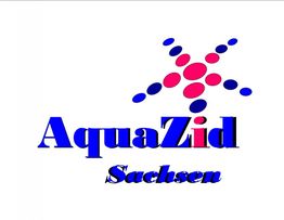 Logo mit blau-rosa Punkten, Text: "AquaZid Sachsen".