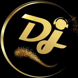 Logo doré "DJ" avec casque sur fond noir, effet de particules scintillantes.