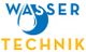 Logo mit dem Wort "Wasser" in Blau und "Technik" in Gelb, illustriert mit einem Wassertropfen.