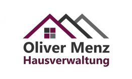 Logo mit drei Dächern, Text: "Oliver Menz Hausverwaltung" in Grau und Rot.