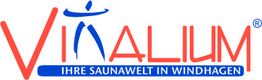 Logo von Vitalium mit rotem Schriftzug und blauem Slogan: "IHRE SAUNAWELT IN WINDHAGEN".