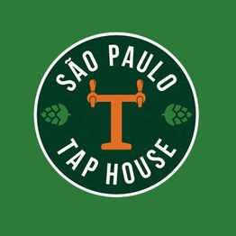Logotipo circular verde com texto "São Paulo Tap House" em branco e torneiras de chope laranja.