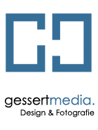 Logo von Gessert Media: Zwei blaue C-Formen, Text "Design & Fotografie" darunter.