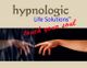 Zwei Hände berühren sich vor einem Hintergrund mit "hypnologic Life Solutions" und "touch your soul".