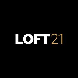 Schwarzer Hintergrund mit „LOFT21“ in weißer und goldener Schrift.