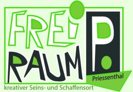 Textgrafik: "FREIRAUM P. Priessenthal - kreativer Seins- und Schaffensort" in Grün und Schwarz.