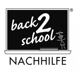 Schwarze Tafel mit der Aufschrift "back 2 school" und "NACHHILFE", Zeichnung eines Lehrers.