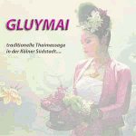 Frau in traditioneller Kleidung mit Korb, Text: "GLUYMAI, traditionelle Thaimassage, Kölner Südstadt".