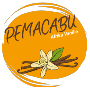 Logo mit Vanilleblüte und Stängel auf orangefarbenem Hintergrund, Text: "Pemacabu Natur Vanille".
