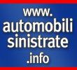 Scritta "www.automobilisinistrate.info" su sfondo blu con bordo rosso.