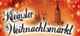 "Kleiner Weihnachtsmarkt"-Schriftzug vor einem roten Hintergrund mit Sternen und Kirchturm-Silhouetten.