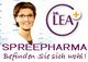 Person neben "Dr. Lea" Logo und Text "Spreepharma. Befinden Sie sich wohl!".