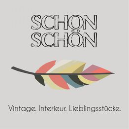 "Schön Schön"-Logo, darunter bunte Feder und Text: "Vintage. Interieur. Lieblingsstücke."
