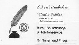 Visitenkarte mit Feder, Tintenfass und Kontaktinfos für Büro-, Bewerbungs- und Telefonservice.