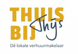 Thuis bij Thys logo: "Dé lokale verhuurmakelaar" in geel en blauw.