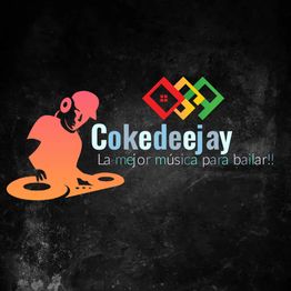 DJ con auriculares y texto: "Cokedeejay, la mejor música para bailar" en fondo negro.